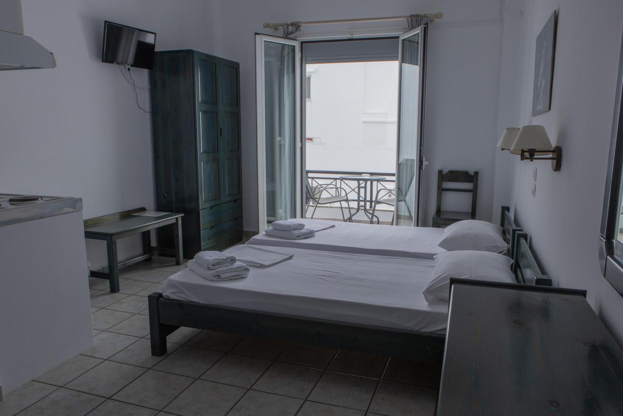 Soula Rooms Tínos Esterno foto